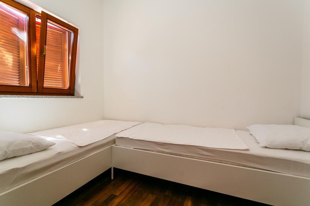 Apartments Josip Pinezici  Bilik gambar